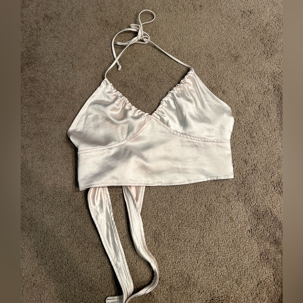 Motel shiny white/cream crop top